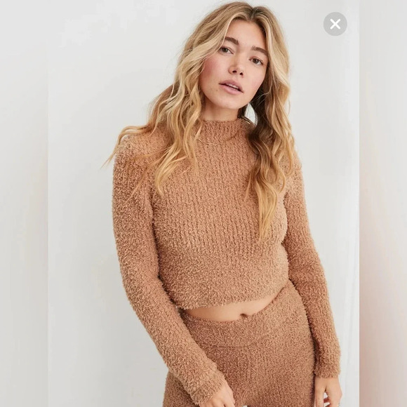 Aerie Fuzzy Cropped Marshmallow Tan Turtleneck Sweater Medium Soft Long Sleeve - Picture 4 of 11